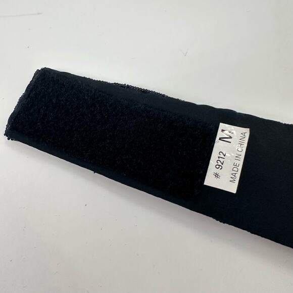 Crown Pacific Beaded Belt Hook Look Black Gold Metallic Size Medium‎ - Picture 8 of 10